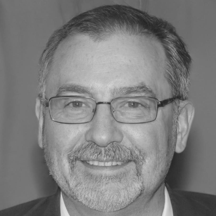Portrait de Maxence Dubois, expert en planification budgétaire